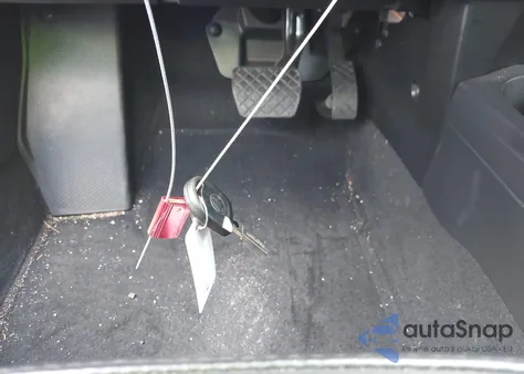 2010 Volkswagen New Beetle 2.5L from USA, damaged, VIN 3VWRW3AG3AM026588